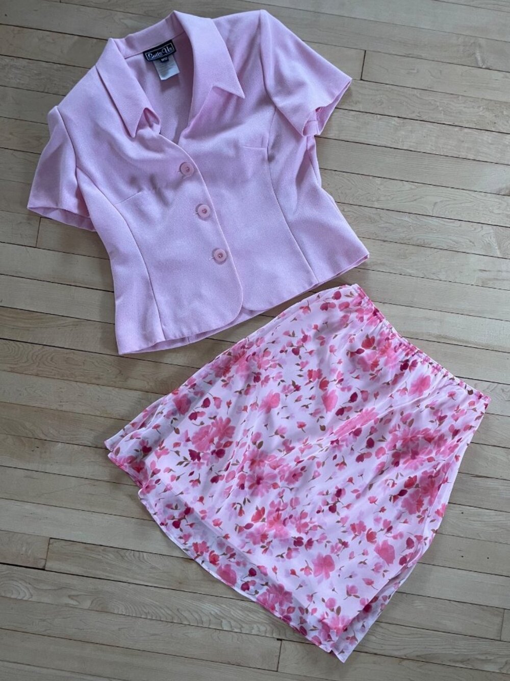 Vintage 90s Y2K Pale Pink Floral Suit Set Short Sleeve Blazer Layered Skirt 12